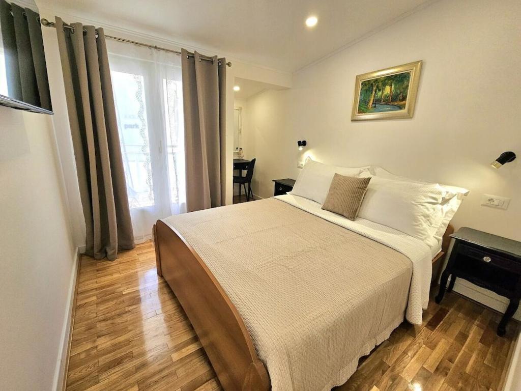 Ton I Comfortable Botel Makarska